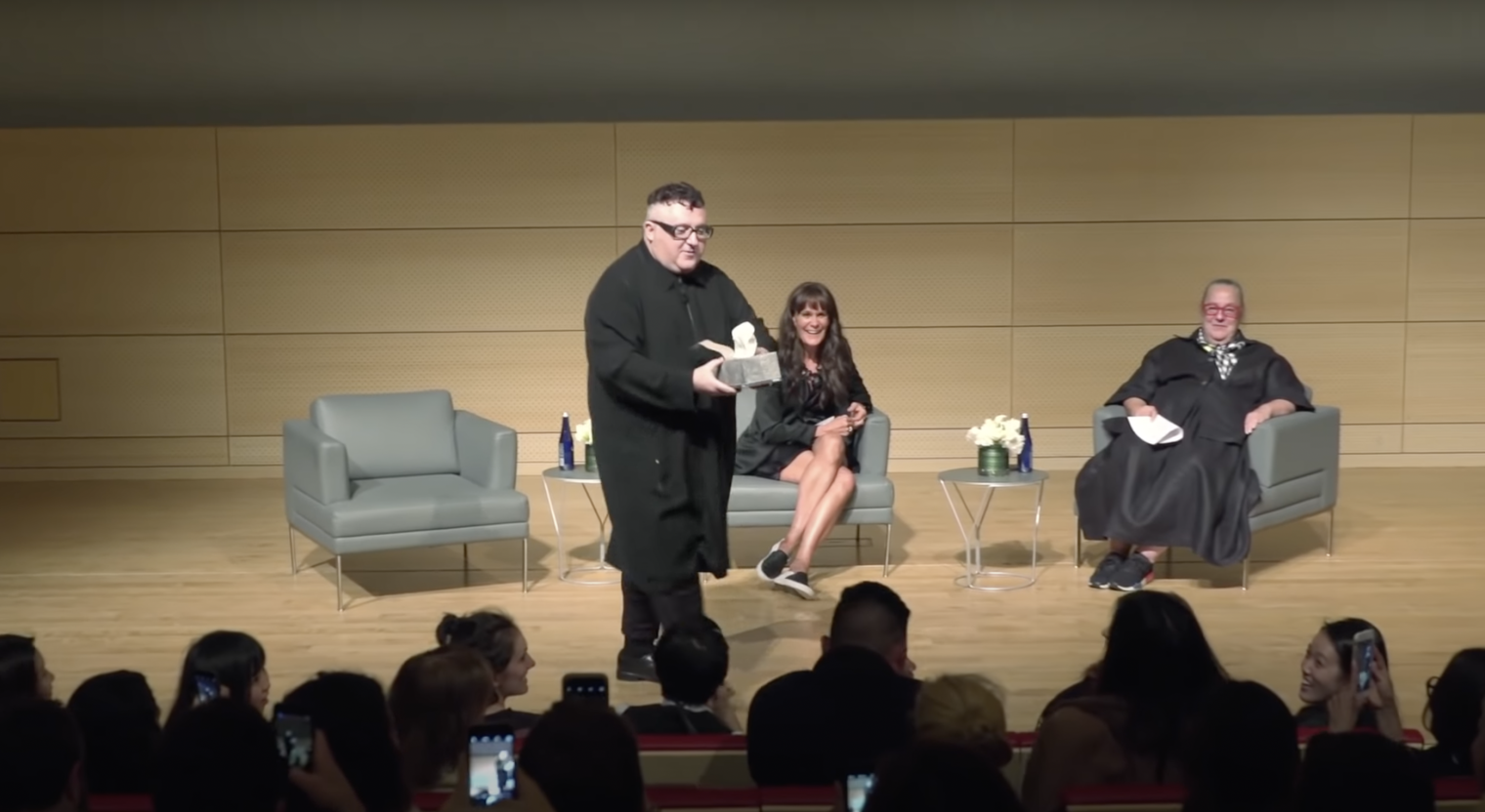 怀有一颗仁心的alber Elbaz 你不会被忘记 Topys创意内容平台