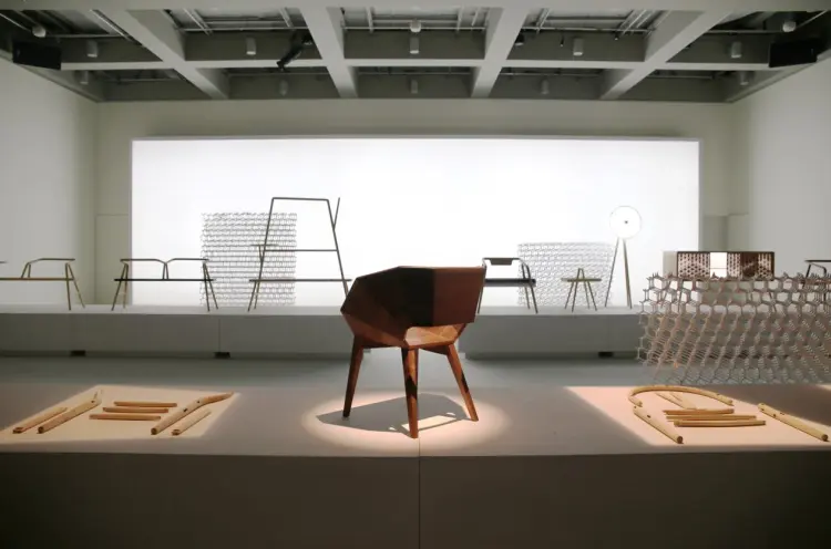 杨明洁设计作品_09：羊舍扶手椅“榫卯的重构”，2016年，获美国IDEA设计奖